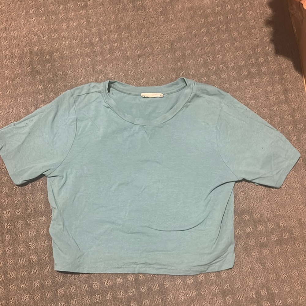 Cropped blue tee